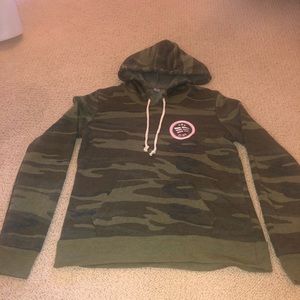 Green camouflage sweatshirt hoodie soft small